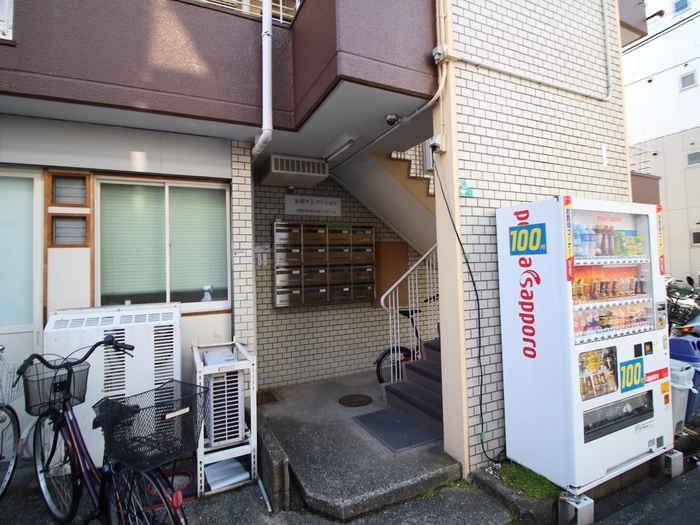 エントランス部分 谷田・十三マンション