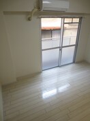 居室 谷田・十三マンション