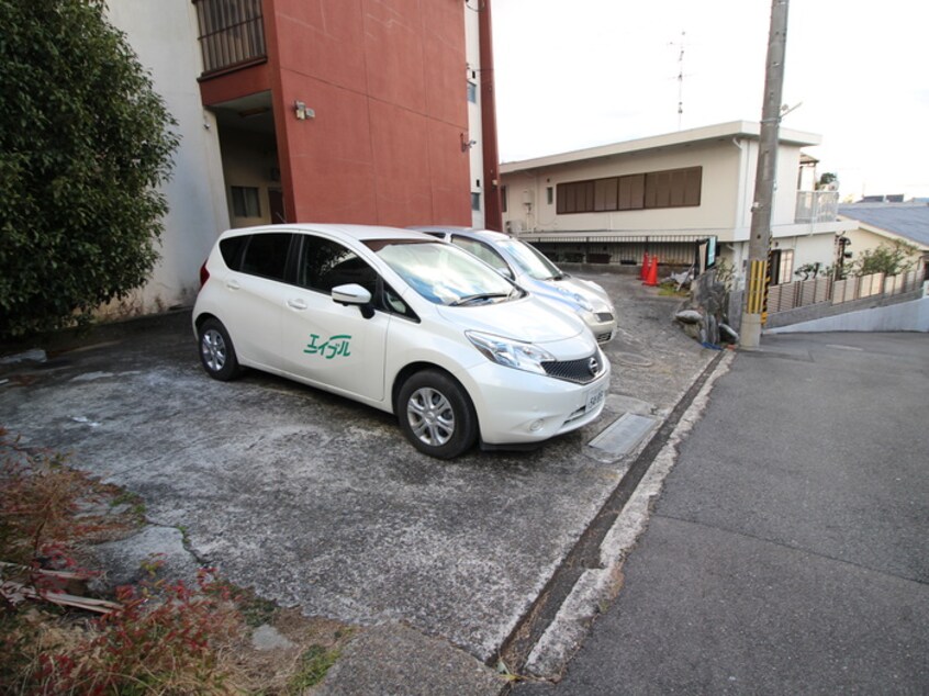駐車場 栗ヶ谷マンション