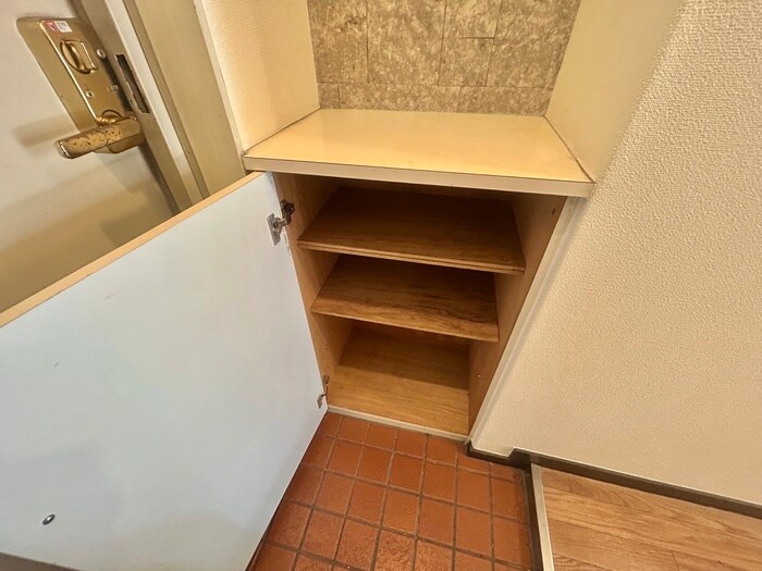 靴箱 淡路駅前ビル