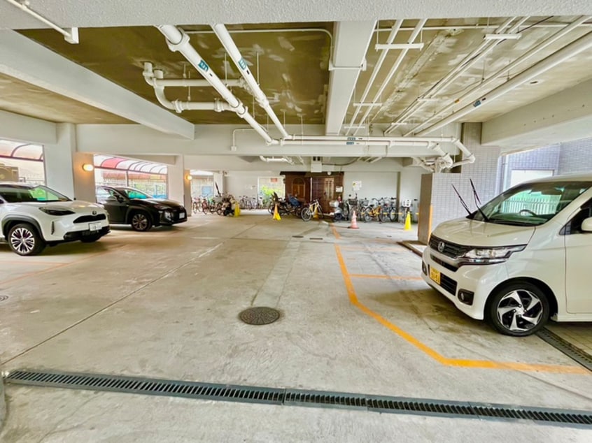 駐車場 アンリハイツ