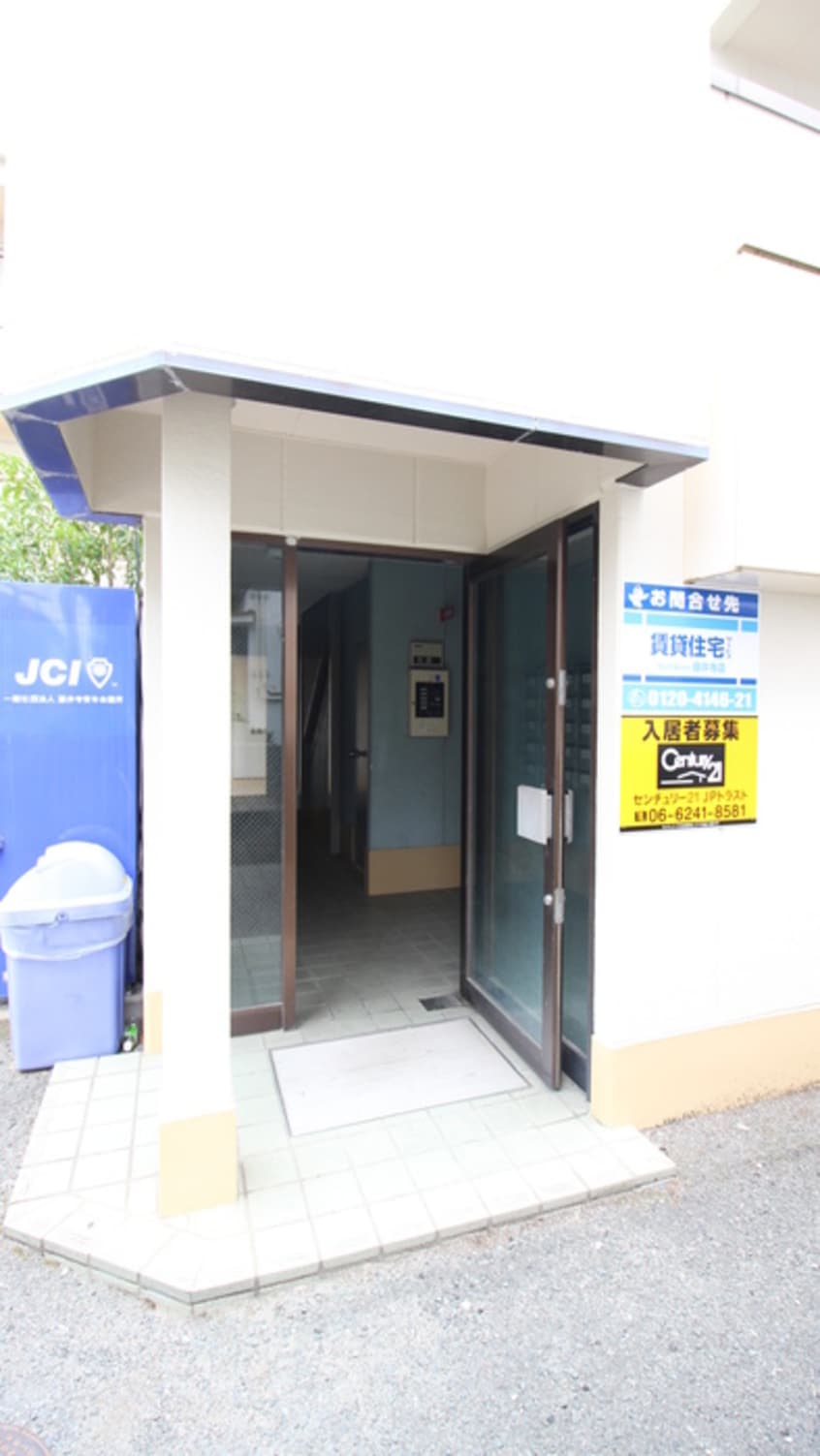エントランス部分 JPアパートメント柏原