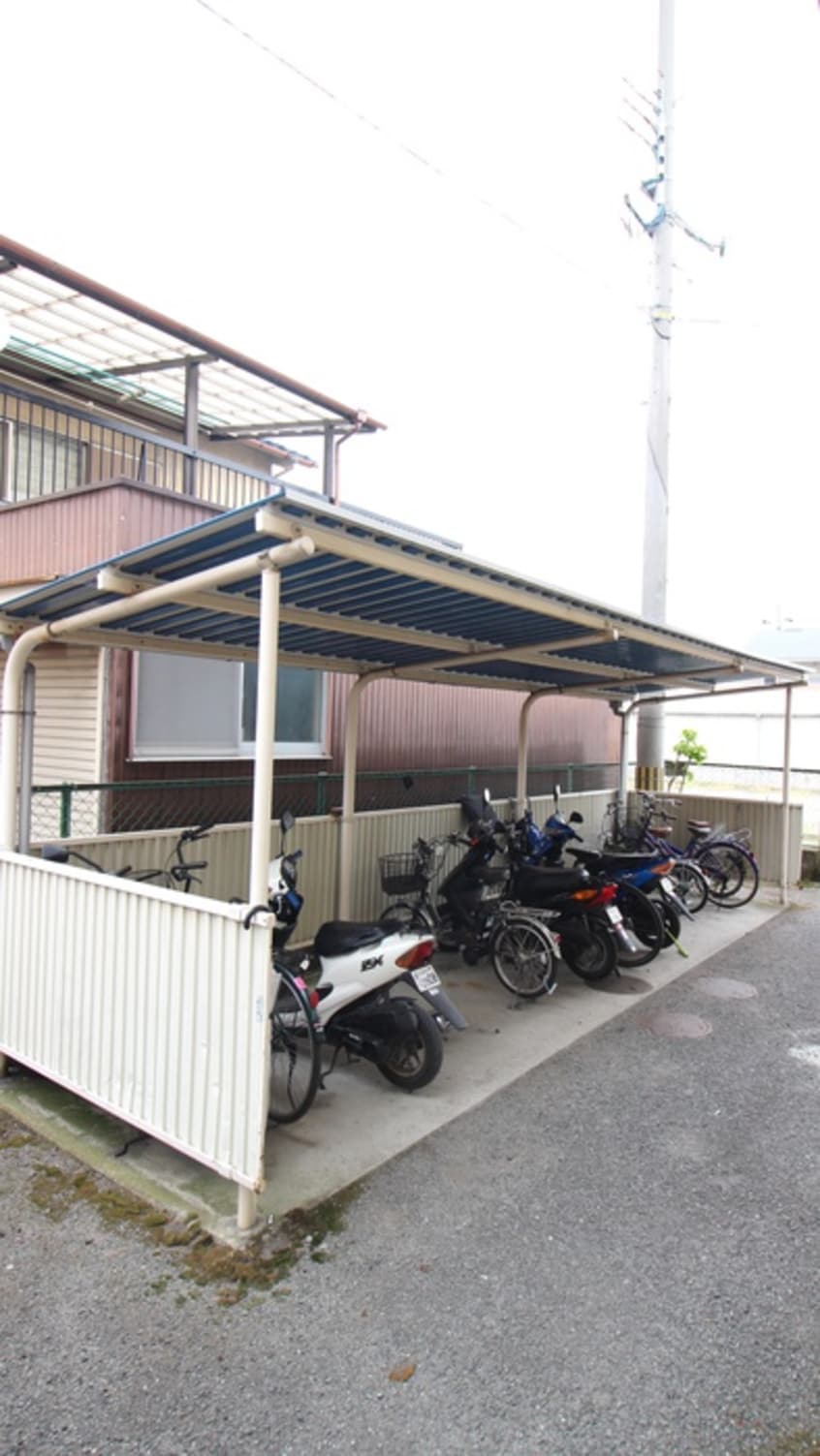 駐輪場 JPアパートメント柏原