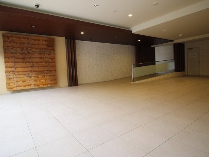 エントランス部分 エクシ－ド平野