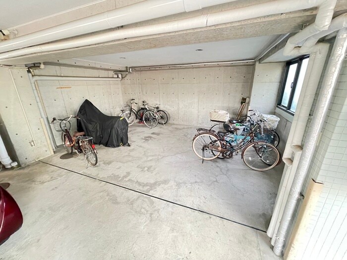 駐輪場 渡辺ビル