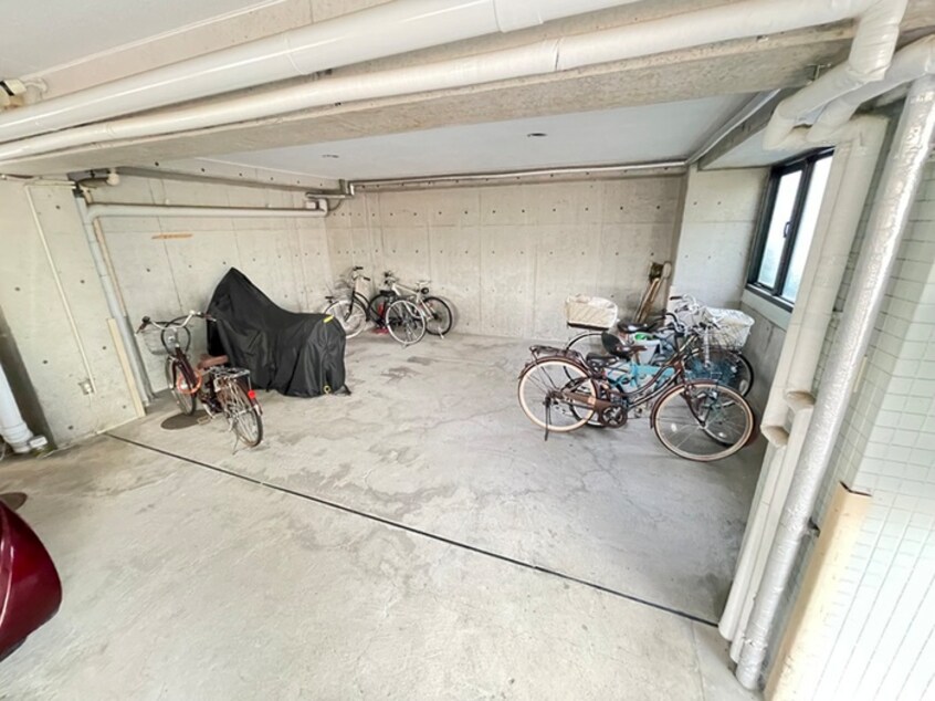 駐輪場 渡辺ビル