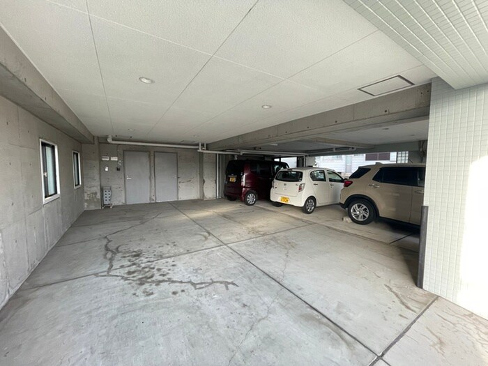 駐車場 渡辺ビル