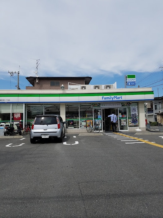 ファミリーマート 高槻宮田町二丁目店(コンビニ)まで240m リオグランデ