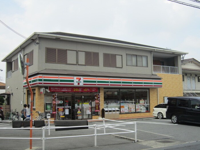 セブンイレブン津田駅前店(コンビニ)まで570m トモエマンション