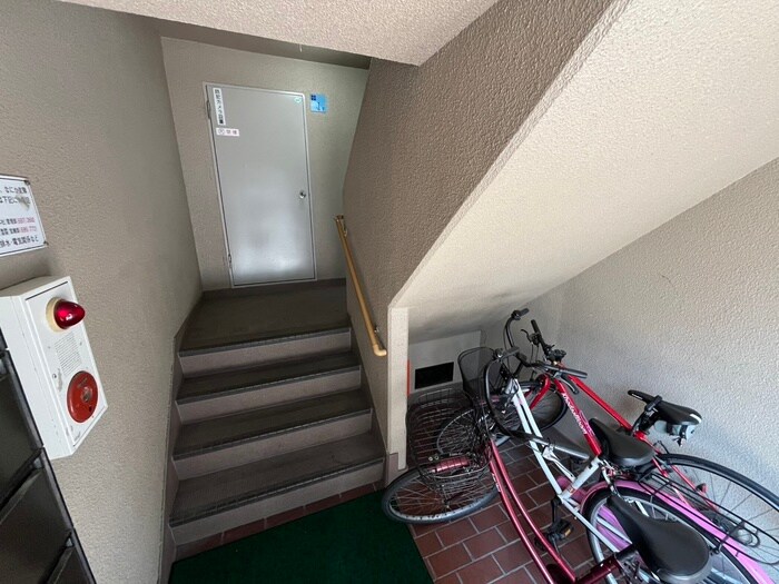 エントランス部分 田伏マンション