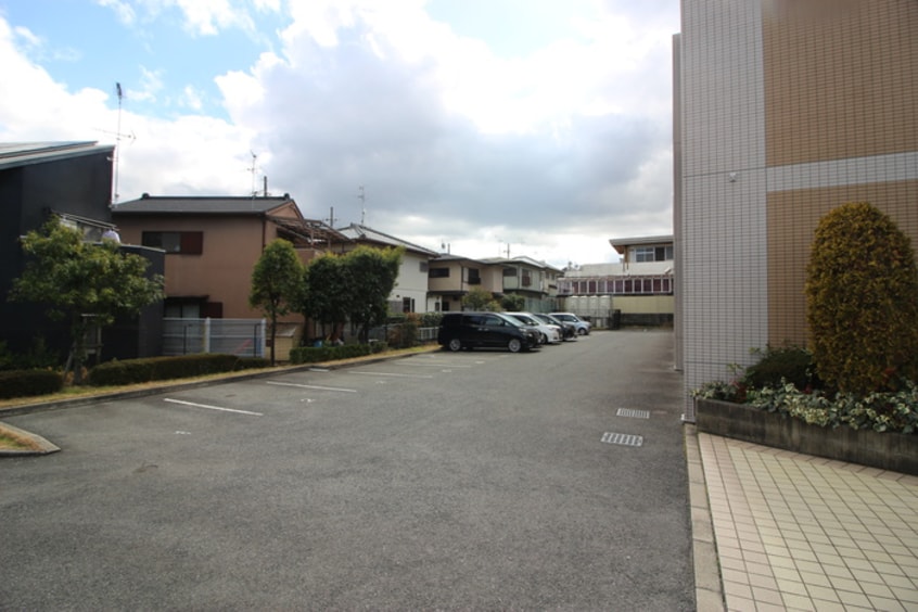 駐車場 グランドゥ－ル光明池