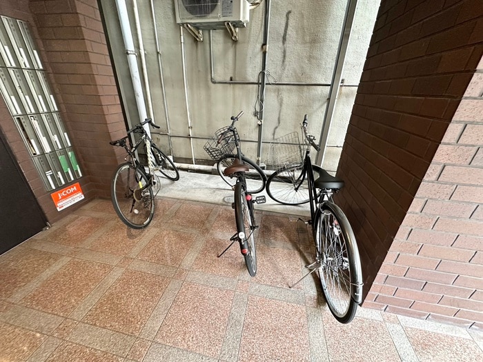 駐輪場 プルス塚本トゥレ