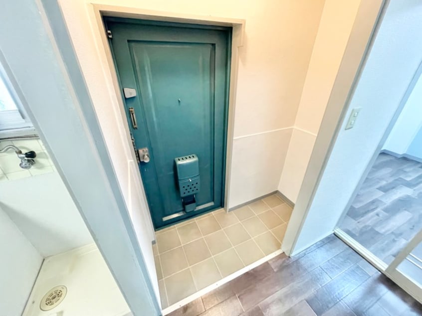 玄関 カツラビル