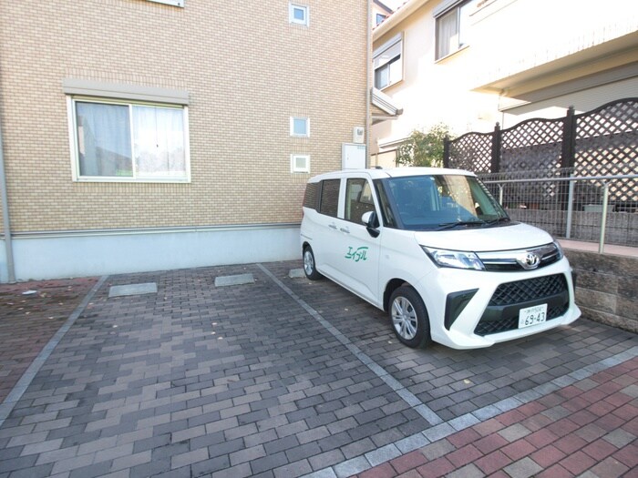 駐車場 リリ－テラス夙川西