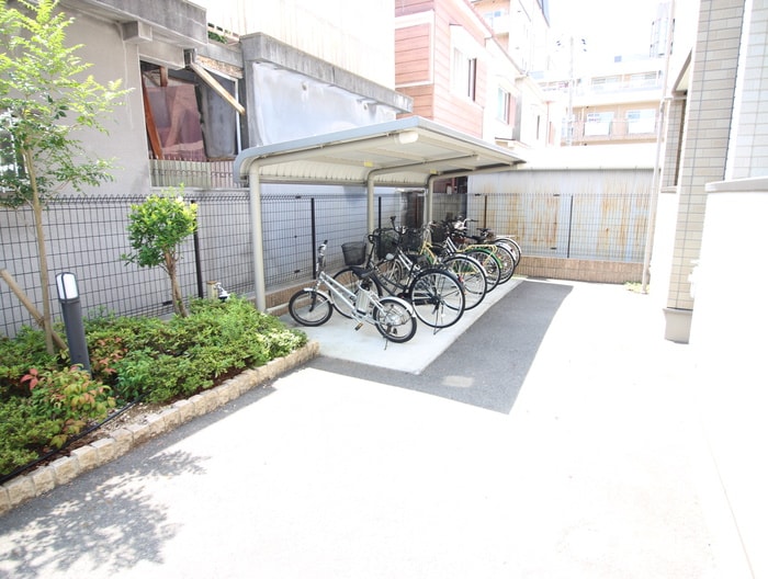 駐輪場 カ－サユタカ