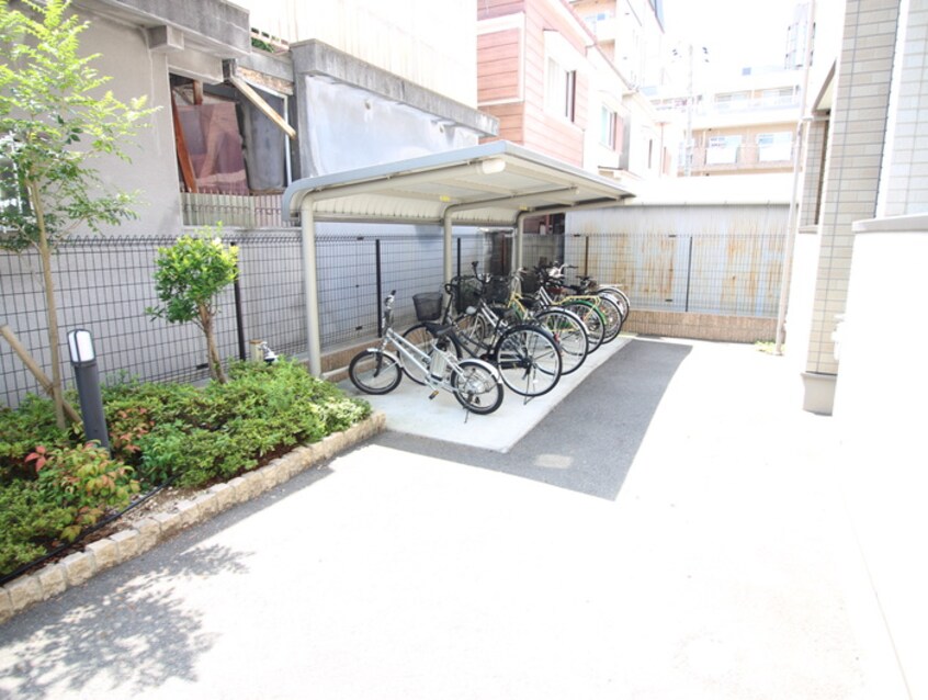 駐輪場 カ－サユタカ