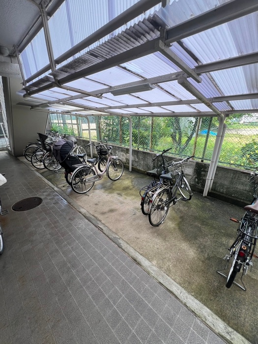 駐輪場 カインド諏訪