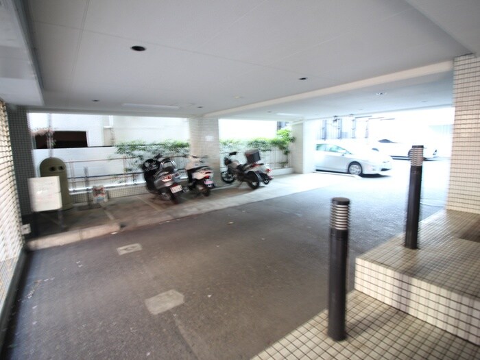 駐車場 カサベラ岡本(501)