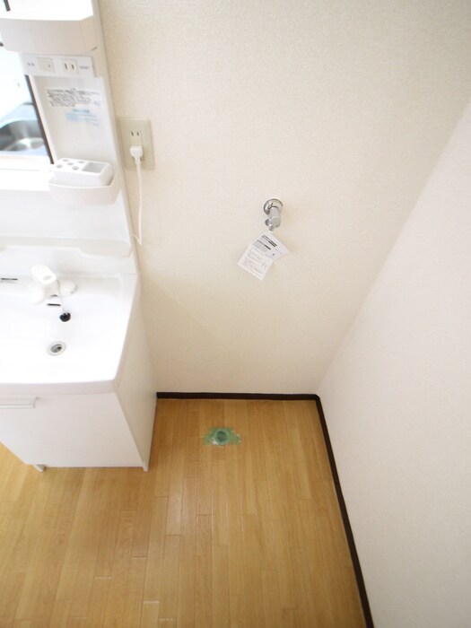 洗濯機置場 ﾄﾞﾐｰﾙ西(3号館)