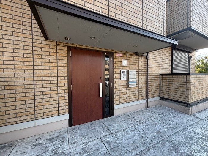 エントランス部分 ファミ－ユ・Ｍ