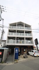 センターフィールドⅢの外観