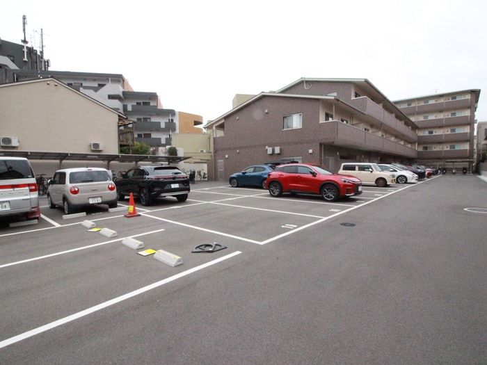 駐車場 シャルレ7番館