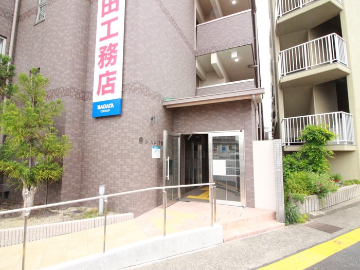 エントランス部分 シャルレ7番館