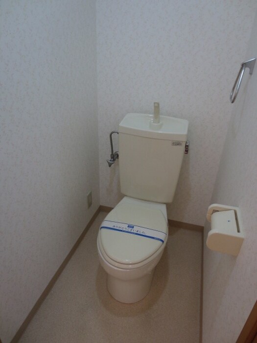 トイレ カ－サ リ－ヴァ ドゥ－エ