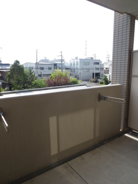 室内からの展望 カ－サ リ－ヴァ ドゥ－エ