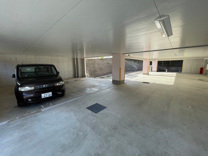 駐車場 エヴァ名谷