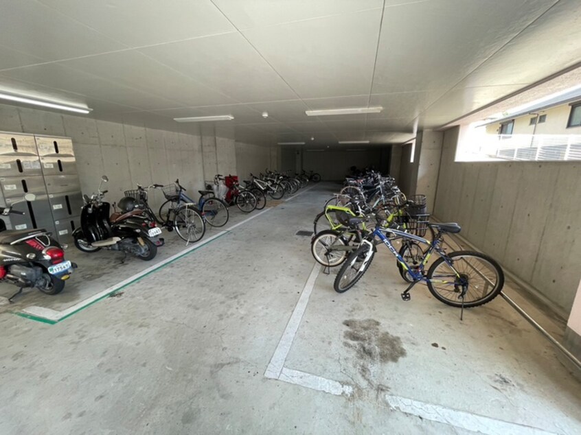 駐輪場 エヴァ名谷