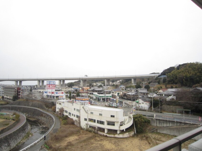 室内からの展望 エヴァ名谷