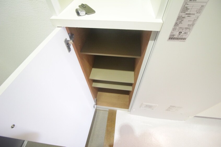 靴箱 エヴァ名谷