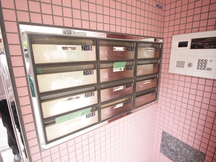 エントランス部分 ジュエリ－・ウォ－ル