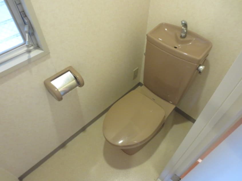 トイレ ジュエリ－・ウォ－ル