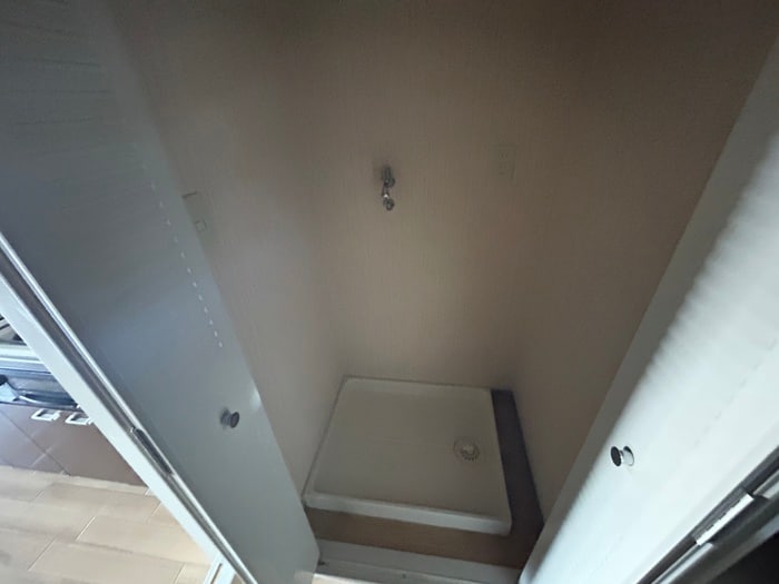 洗濯機置場 ジュエリ－・ウォ－ル