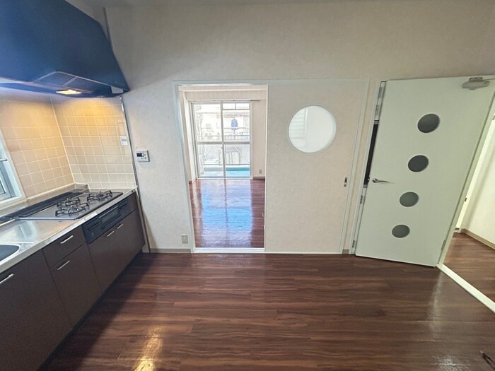 居室 ジュエリ－・ウォ－ル