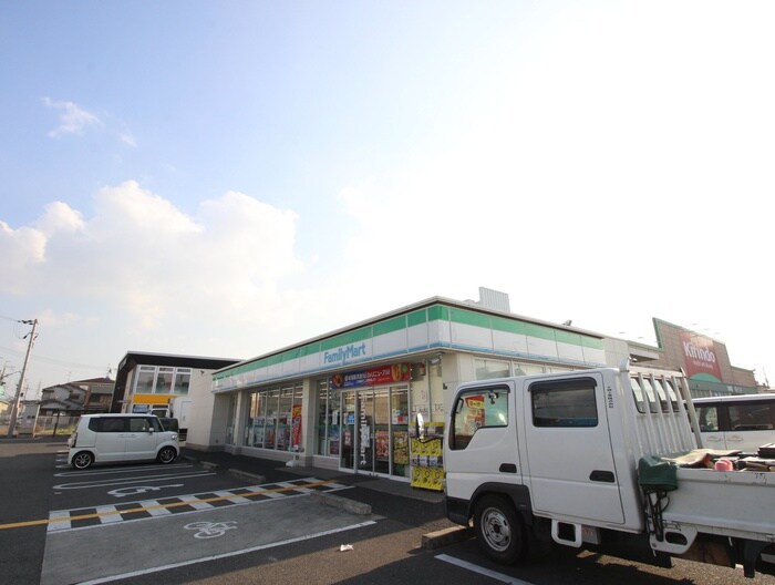 ファミリーマート岸和田下池田店(コンビニ)まで180m クロスロウズ荒木街