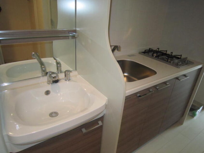 洗面 プレサンス心斎橋ラヴィ（404）