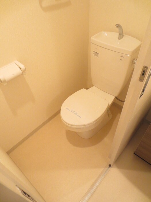 トイレ プレサンス心斎橋ラヴィ（405）