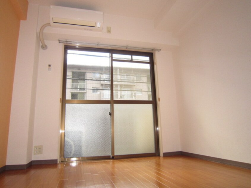 居室 カ－サ王塚台