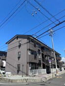 ロイヤルウイングＢ棟の外観