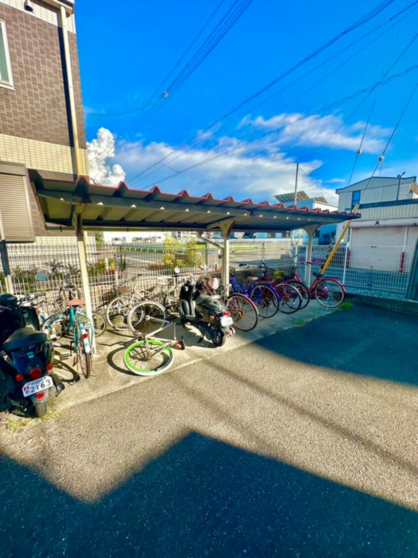 駐輪場 ロイヤルウイングＢ棟
