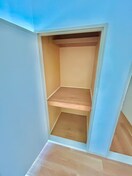 収納 ロイヤルウイングＢ棟