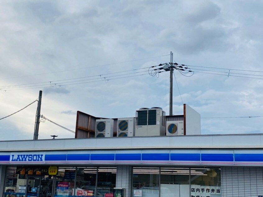 ローソン(コンビニ)まで240m ロイヤルウイングＢ棟