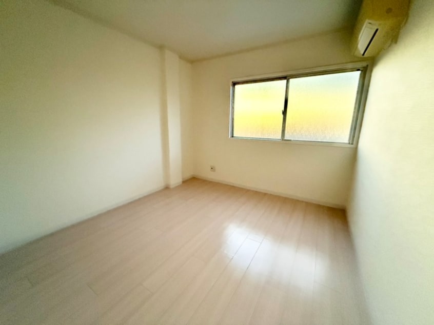 居室 シャルマン香里