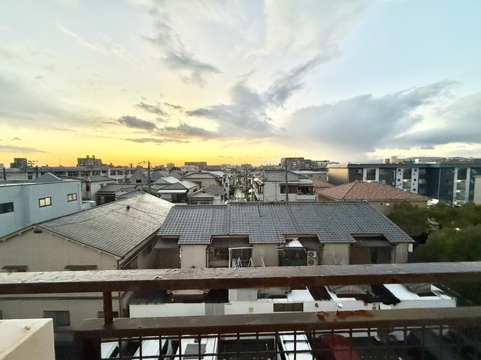 室内からの展望 シャルマン香里