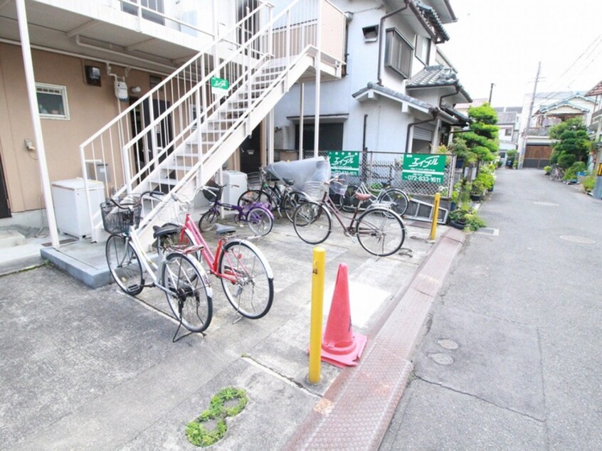 駐輪場 エスポワール香里（8-33）