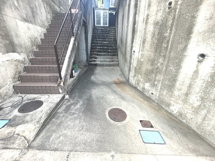 駐車場 鼓が滝河村邸