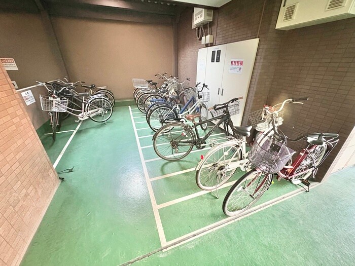 駐輪場 ＣＲＥＡＴＥ彩